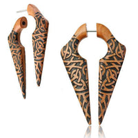 Load image into Gallery viewer, Fake Piercing Ohrring Sawo Holz Pfeil keltischer Knoten - chic-net.de
