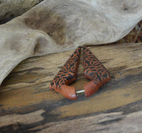 Load image into Gallery viewer, Fake Piercing Ohrring Sawo Holz Pfeil keltischer Knoten - chic-net.de
