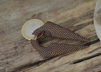 Load image into Gallery viewer, Fake Piercing Ohrring Sawo Holz Pfeil Sumatra Rauten - chic-net.de
