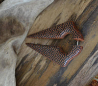 Load image into Gallery viewer, Fake Piercing Ohrring Sawo Holz Pfeil Sumatra Rauten - chic-net.de
