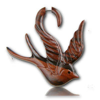 Cargar imagen en el visor de la galería, Fake Piercing Sono Holz Vogel Schwalbe braun gemasert Plug Ohrstecker nickelfrei - chic-net.de
