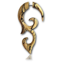 Cargar imagen en el visor de la galería, Fake Piercing Tamarindenholz Holz Beil Haken Plug nickelfrei hell gemasert Ohrstecker - chic-net.de
