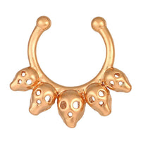 Cargar imagen en el visor de la galería, Fake Septum Piercing goldfarben 5 Totenköpfe Edelstahl - chic-net.de
