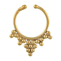 Cargar imagen en el visor de la galería, Fake Septum Piercing Nasenringe golden antik Brass kleine Kugeln als Dreiecke Tribal - chic-net.de
