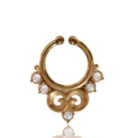 Load image into Gallery viewer, Fake Septum Piercing Nasenringe golden Brass Messing Glitzer Steine weiß Zirkonia Schnörkel - chic-net.de

