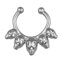 Cargar imagen en el visor de la galería, Fake Septum Piercing silberfarben 5 Totenköpfe Edelstahl - chic-net.de
