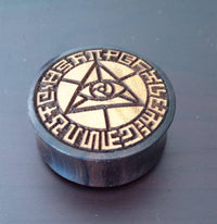 Cargar imagen en el visor de la galería, Flesh Plug Auge Dreieck Zeichen Rand Holz Sonoholz Jackfrucht double flared - chic-net.de
