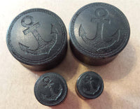 Load image into Gallery viewer, Flesh Plug Ebenholz Anker Seil Ring double flared Lobe Dehner schwarz Gravur - chic-net.de
