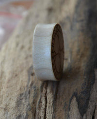 Load image into Gallery viewer, Flesh Plug Holz hell Runen Algiz Kreis double flared - chic-net.de
