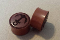 Load image into Gallery viewer, Flesh Plug Sawoholz Anker Seil Ring double flared Lobe Dehner rot braun Gravur - chic-net.de
