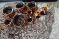 Load image into Gallery viewer, Flesh ribbed Tunnel Eisenholz Kokosholz schwarz braun - chic-net.de
