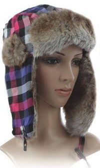 Load image into Gallery viewer, Fliegermütze Fellmütze Chapka Trappermütze Karomuster in Blautönen auf Weiß und Schwarz - chic-net.de
