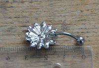 Load image into Gallery viewer, Glitzer Bauchnabel Piercing Kristall Blume Edelstahl - chic-net.de
