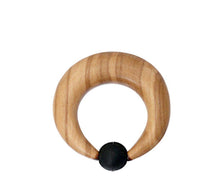 Cargar imagen en el visor de la galería, Gummi Klemmkugel Ring Olivenholz Piercing Sichel - chic-net.de
