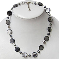 Load image into Gallery viewer, Halskette grau lila Perlmutt Muschel Perlen Scheiben - chic-net.de
