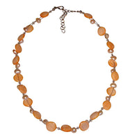 Load image into Gallery viewer, Halskette hell orange Perlen Perlmutt Muschel Plättchen - chic-net.de
