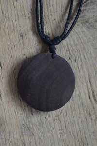 Load image into Gallery viewer, Halskette Holz verstellbar Anhänger rund Ranken - chic-net.de
