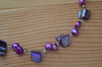 Load image into Gallery viewer, Halskette lila violett Perlen Perlmutt Muschel Splitter - chic-net.de
