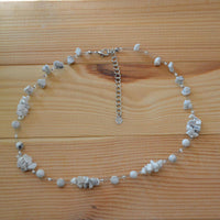 Cargar imagen en el visor de la galería, Halskette Perlen Stein Splitter Bündel weiß 42- 48cm - chic-net.de
