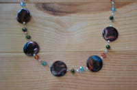 Load image into Gallery viewer, Halskette Perlmutt Muschel Scheiben Glitzer Perlen bunt - chic-net.de
