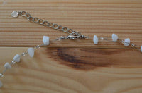 Load image into Gallery viewer, Halskette Perlmutt Scheiben Zebra Perlen Steinsplitter weiß - chic-net.de
