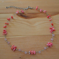 Cargar imagen en el visor de la galería, Halskette Rosenquarz Perlen Stein Splitter Bündel rosa - chic-net.de
