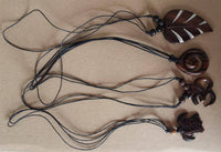 Load image into Gallery viewer, Halskette verstellbar Baumwolle Kette Holz Perlen Blatt Schildkröte Om Spirale - chic-net.de
