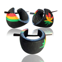 Cargar imagen en el visor de la galería, Hanf Reggae Holzcreolen rot gelb grün Pin-Ohrringe Pin-Creolen Holz Horn Pin schwarz 16 mm - chic-net.de

