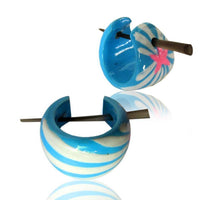 Cargar imagen en el visor de la galería, hellblau Holzcreolen rosa weiß Pin-Ohrringe Pin-Creolen Stern Streifen Holz Horn Pin 16 mm - chic-net.de
