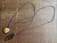 Load image into Gallery viewer, Holz KetteTürkis verstellbar Baumwolle rund Labyrinth - chic-net.de
