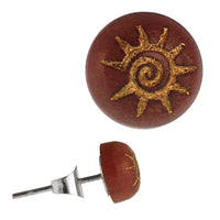 Cargar imagen en el visor de la galería, Holz Ohrstecker Sonnenspirale Sterlingsilber 925er rund 8 mm Lasergravur golden - chic-net.de
