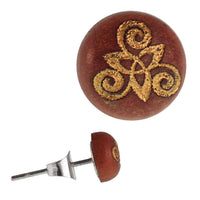 Load image into Gallery viewer, Holz Ohrstecker Triqueta Triskele Sterlingsilber 925er 8 mm Lasergravur golden - chic-net.de
