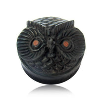 Load image into Gallery viewer, Holz Plug Eule schwarz handgeschnitzt braune Augen - chic-net.de

