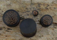 Load image into Gallery viewer, Holz Plug Kokosholz Inlay handgeschnitzt Sonoholz - chic-net.de
