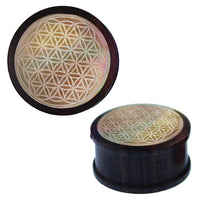 Cargar imagen en el visor de la galería, Holz Plug Perlmutt Inlay Gravur Blume des Lebens ribbed - chic-net.de
