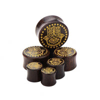 Load image into Gallery viewer, Holz Plug Poor Mans Hand Tamarind Khamsa Punkte gold bemalt Lasergravur Fatima Auge Tunnel Tribal - chic-net.de
