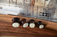 Load image into Gallery viewer, Holz Plug Sonoholz Bone Inlay Gesicht weiß - chic-net.de
