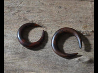 Load image into Gallery viewer, Holz Septum Lobe Ohr Piercing Sichel 3mm 4mm 6mm - chic-net.de
