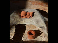 Load image into Gallery viewer, Holz Tunnel rot braun fein gemasert konvex Rosenholz - chic-net.de
