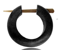 Load image into Gallery viewer, Holzcreolen Pin Creolen handgeschnitzt aus schwarzem Sonoholz, 15mm, Pin-Ohrringe - chic-net.de
