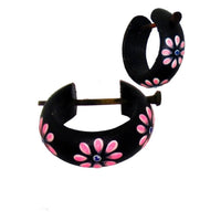 Cargar imagen en el visor de la galería, Holzcreolen Pin-Ohrringe Pin-Creolen Kokosholz Harz Damen Schmuck Dunkel Blumen Pink - chic-net.de
