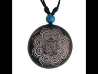 Cargar imagen en el visor de la galería, Holzkette silbern Gravur Türkis Stein Sonoholz Baumwolle verstellbar unisex - chic-net.de
