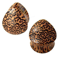 Load image into Gallery viewer, Holzplug Träne Kokosholz braun Muster schwarze Punkte handgeschnitzt Tribal Holz Plug Tunnel - chic-net.de
