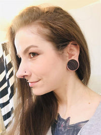 Load image into Gallery viewer, Holzplug Zebraholz handgeschnitzt braun gestreift Tribal Holz Tunnel Plug Expander - chic-net.de
