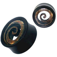 Cargar imagen en el visor de la galería, Holztunnel Spiraleninlay schwarz Büffelhorn braun handgeschnitzt Eisenholz Tribal Tunnel Plug Expander - chic-net.de
