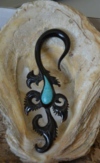 Cargar imagen en el visor de la galería, Horn Piercing Dehnspirale Türkis Inlay Feder Pfau - chic-net.de
