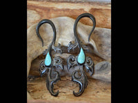 Cargar imagen en el visor de la galería, Horn Piercing Dehnspirale Türkis Inlay Feder Pfau - chic-net.de
