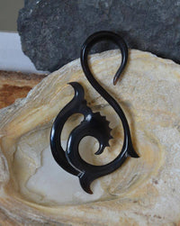 Cargar imagen en el visor de la galería, Horn Piercing Dehnspirale Türkis Inlay Fishtail Schwan - chic-net.de
