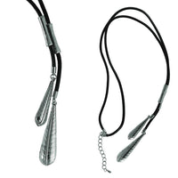 Cargar imagen en el visor de la galería, Kette Kautschuk-Band schwarz Anhänger Messing Tropfen ungleich lang 83-90 cm - chic-net.de
