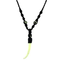 Load image into Gallery viewer, Kette, Schwarz und Weiß, 48cm lang, Anhänger aus Bone, mit Knopfverschluss - chic-net.de
